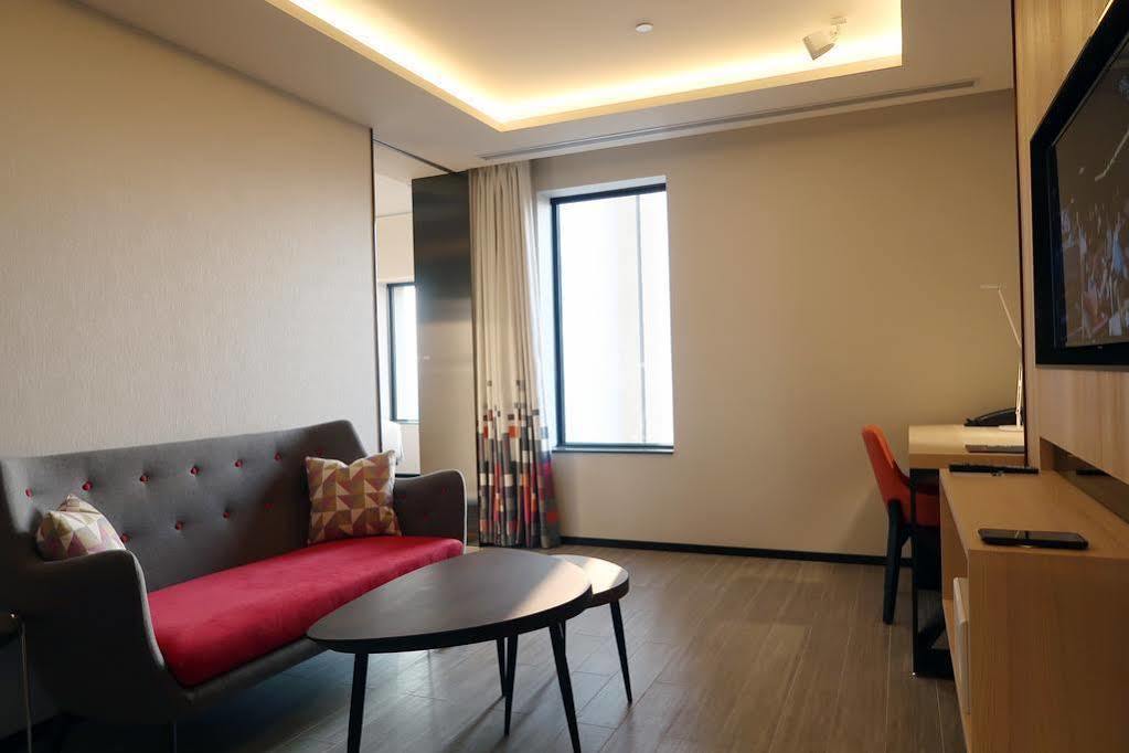 Hotel Aloft Taipei Beitou Esterno foto